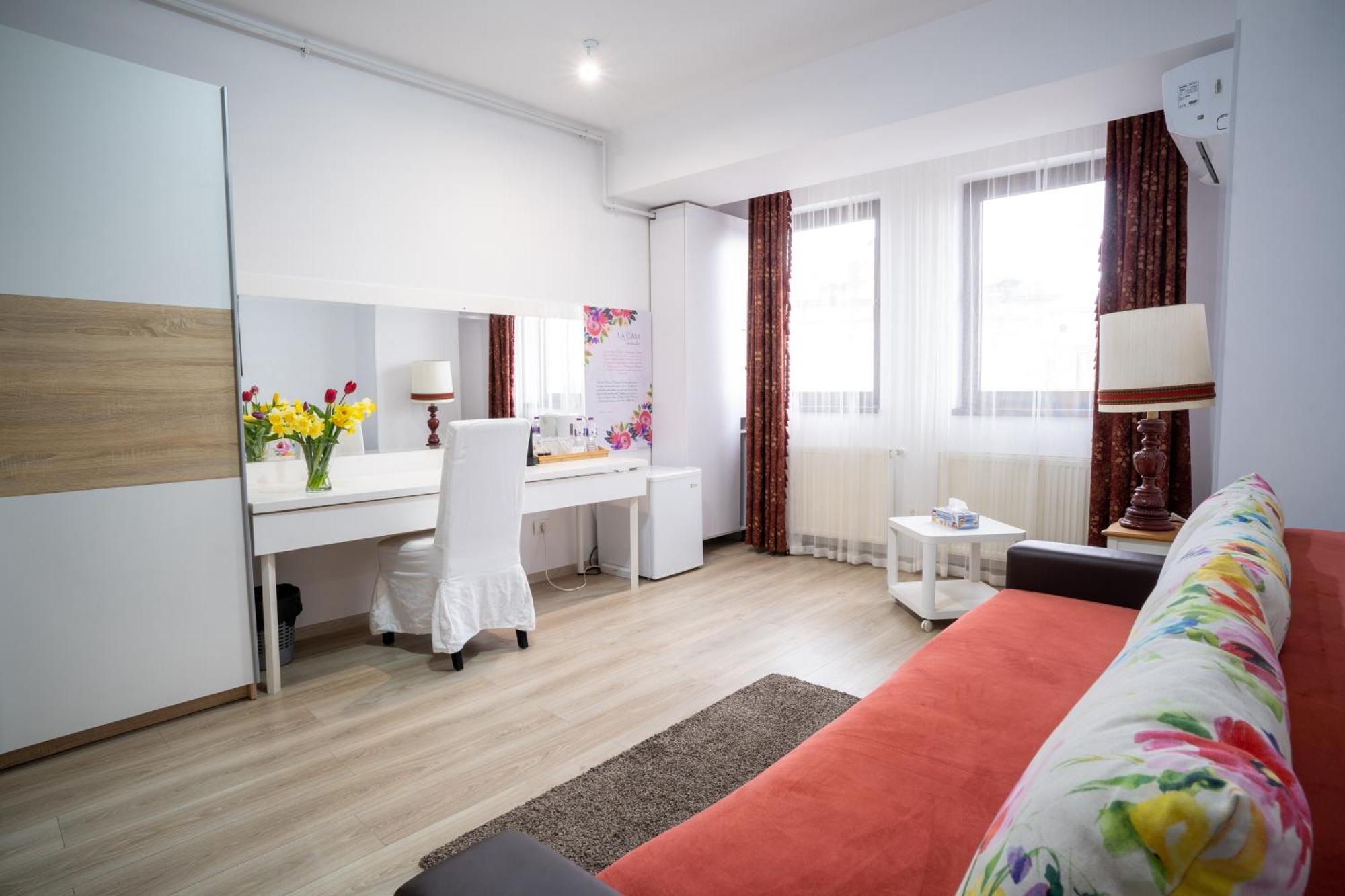 Avenue Parliament Old Town - Avenue 3*