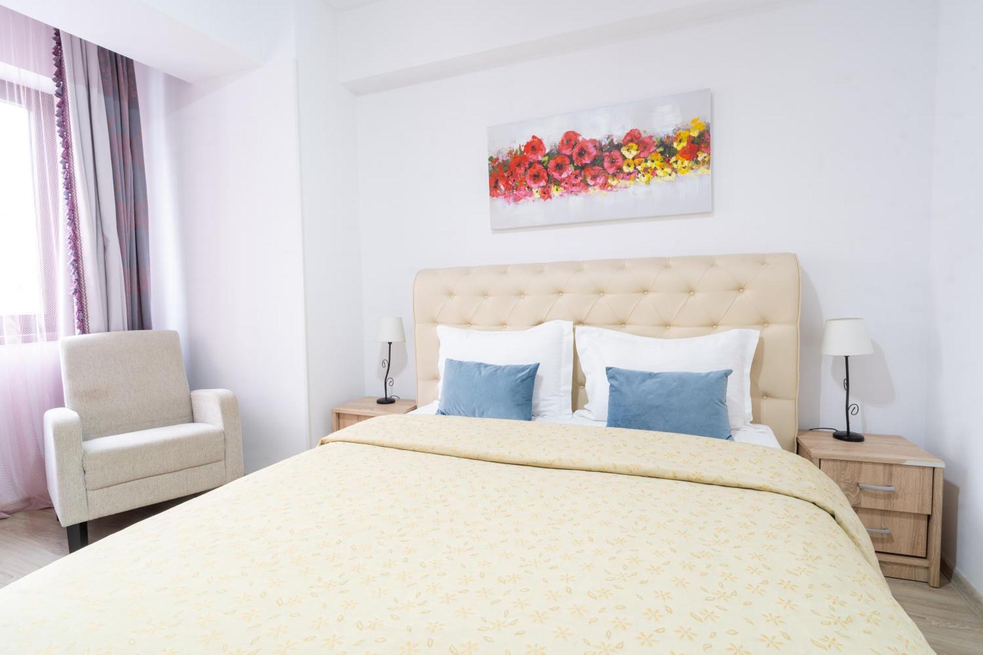 Avenue Parliament Old Town - Avenue 3*