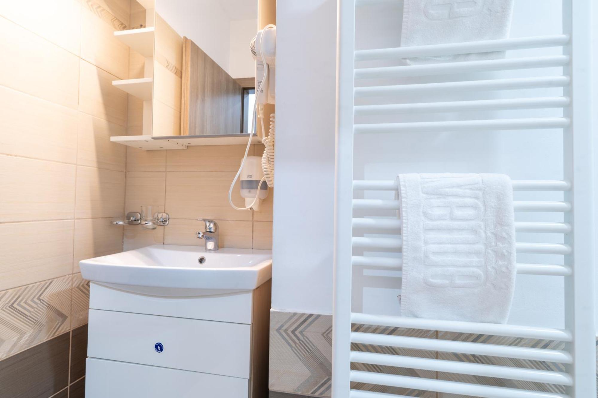 Hotel Avenue Parliament Old Town - Avenue 3*